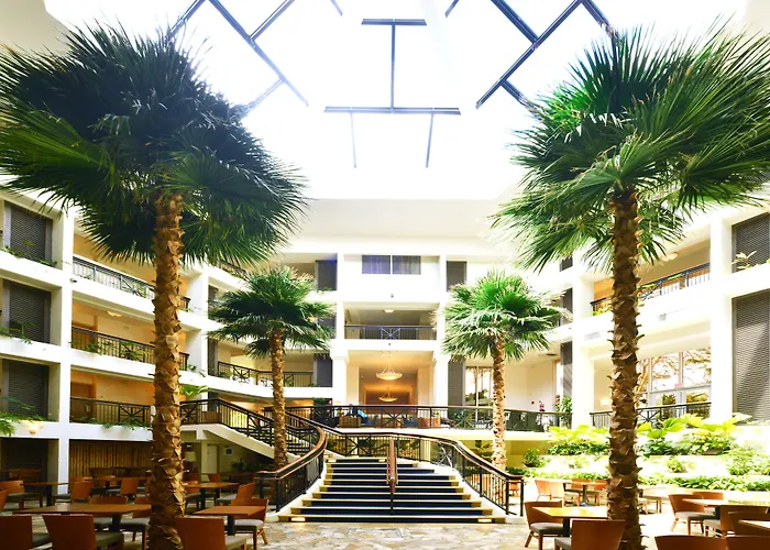Tumon Hotels with Tennis Court